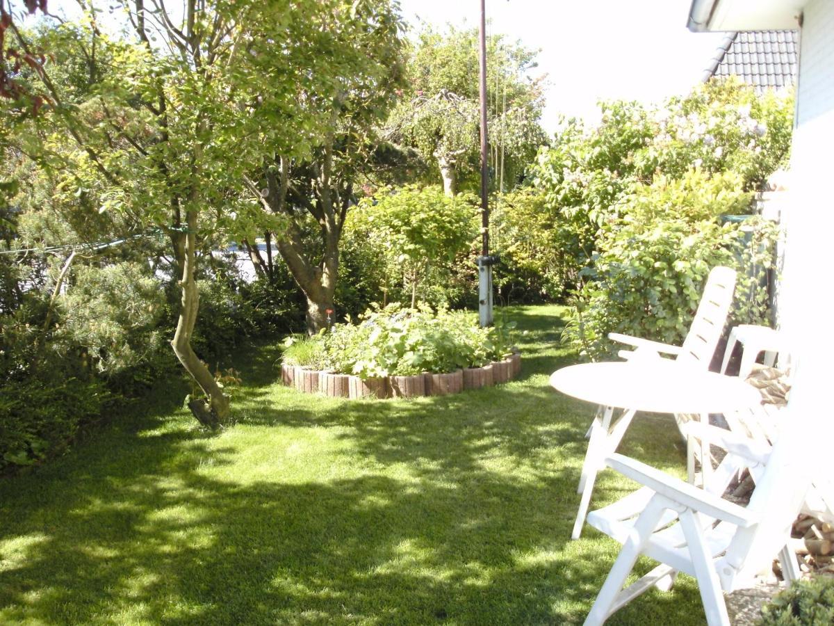 Ferienwohnung Haus Mit Lilie Und Rose Westerdeichstrich Exterior foto