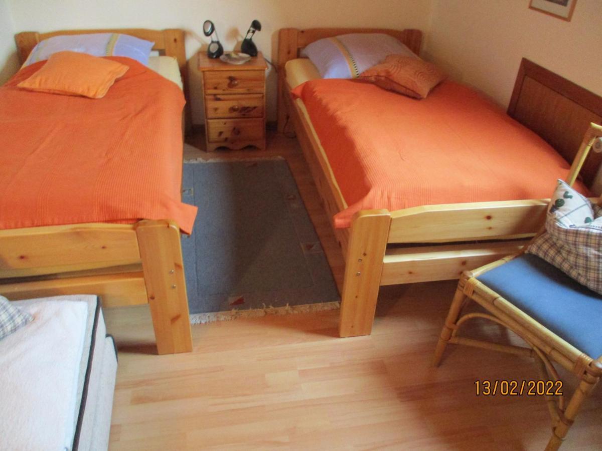 Ferienwohnung Haus Mit Lilie Und Rose Westerdeichstrich Exterior foto