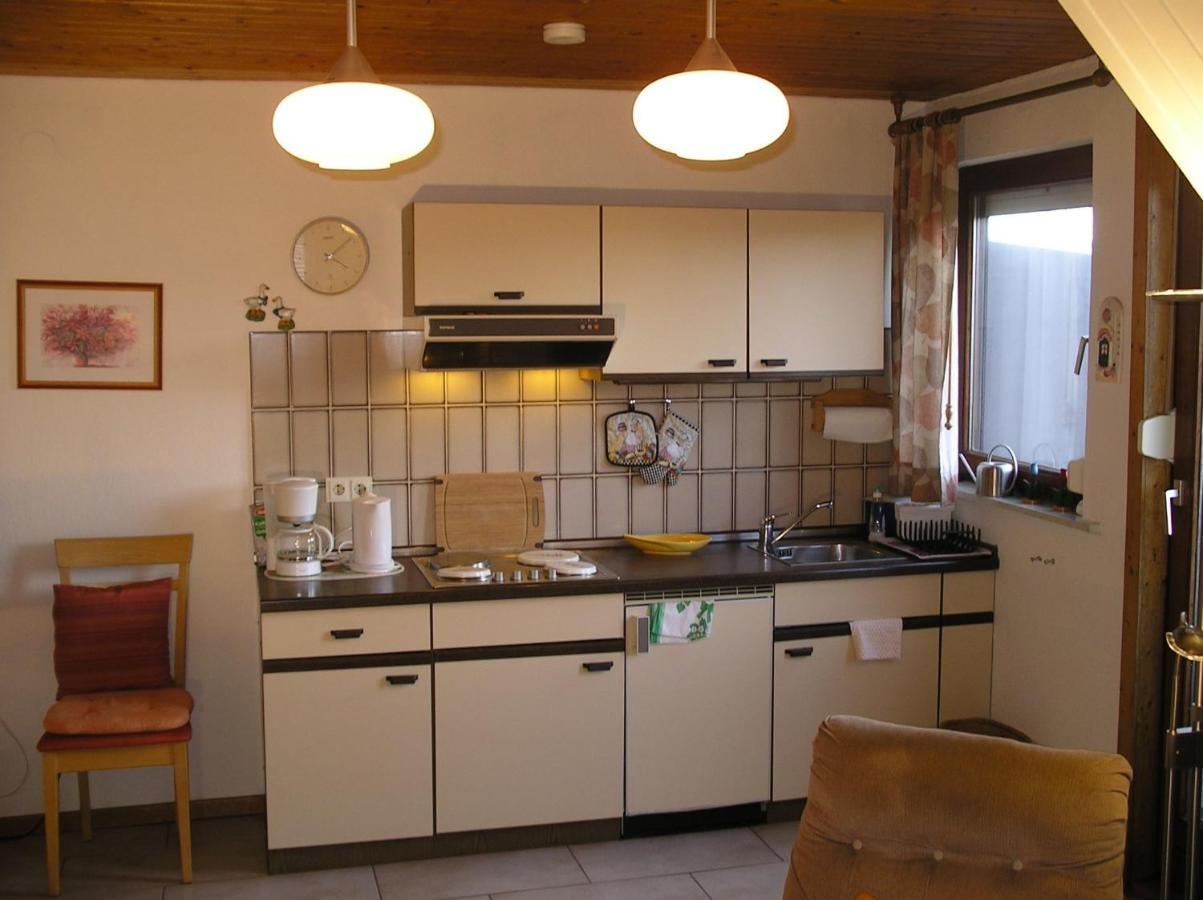 Ferienwohnung Haus Mit Lilie Und Rose Westerdeichstrich Exterior foto